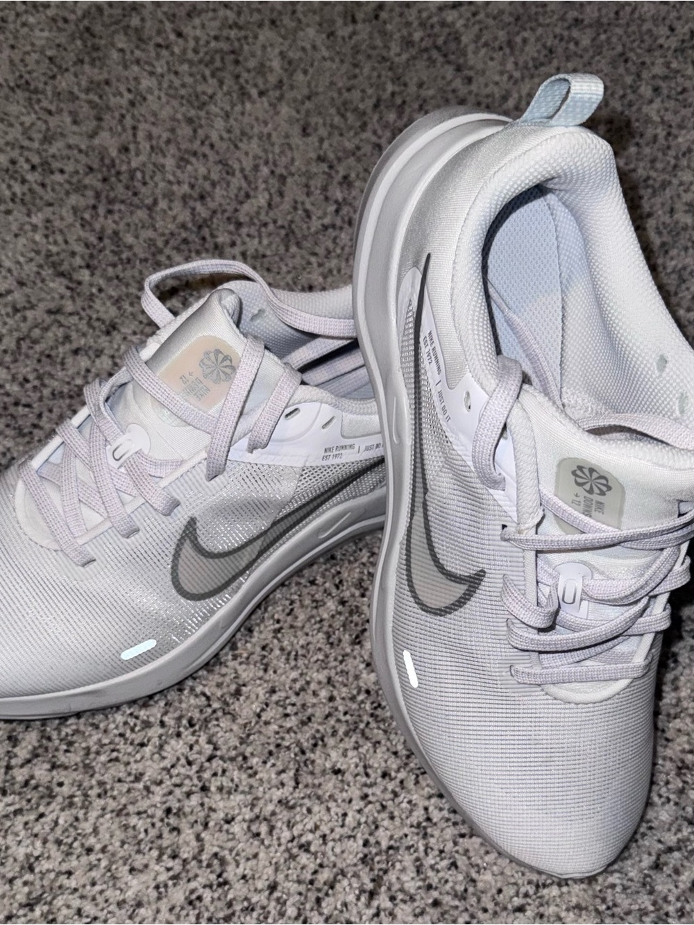 Nike Women's Light Grey/White Running Shoes
